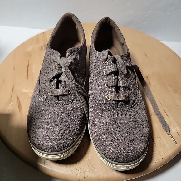 Womens Grasshoppers Ortholite Janey ll sneakers Size 7 N Brown Used With Box - Picture 1 of 5